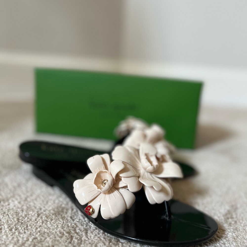 Kate Spade Jaylee Black and Cream Floral Sandals